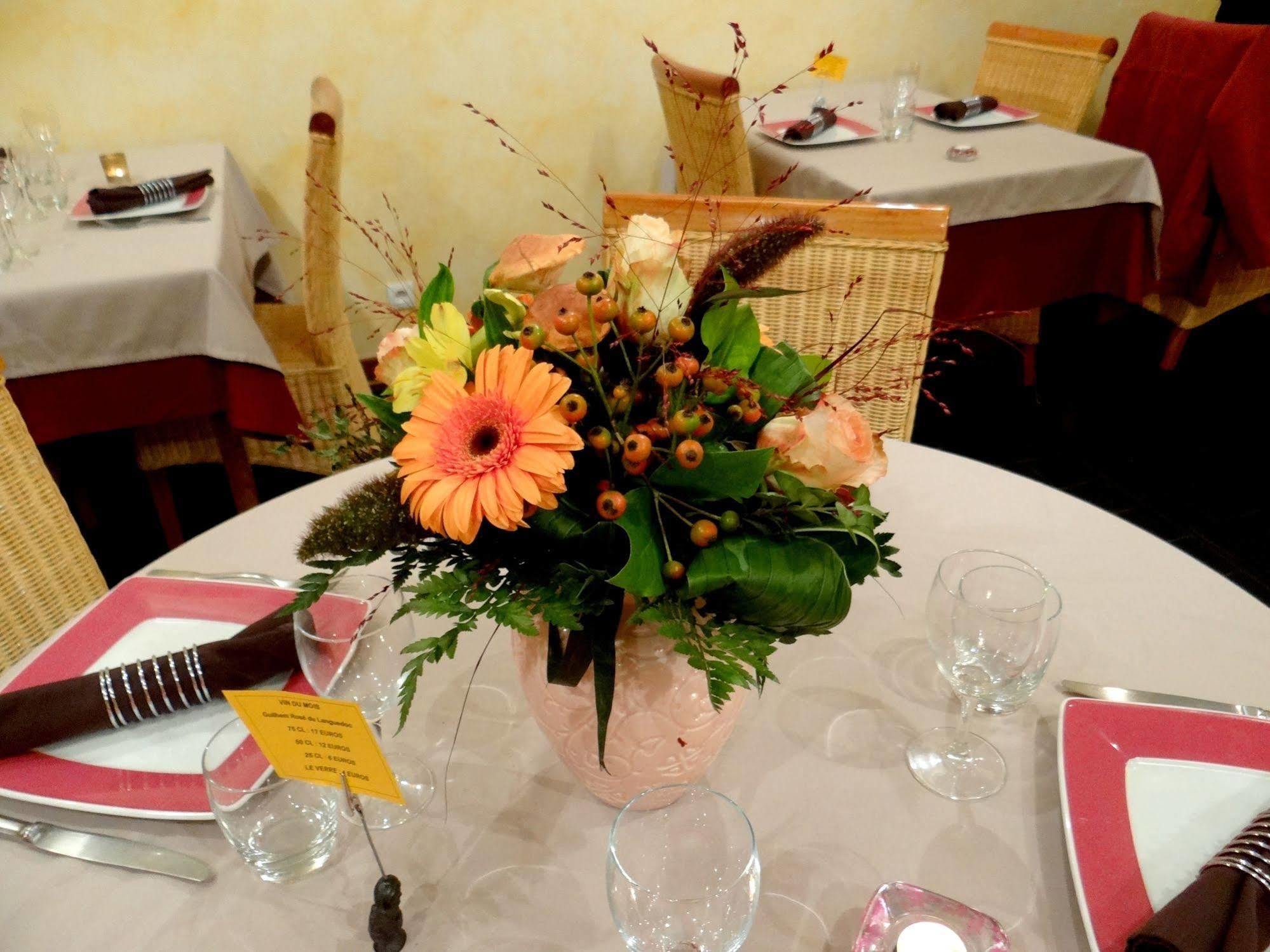 Vichères Logis-Hotel Restaurant Auberge Les Vallees Du Perche מראה חיצוני תמונה